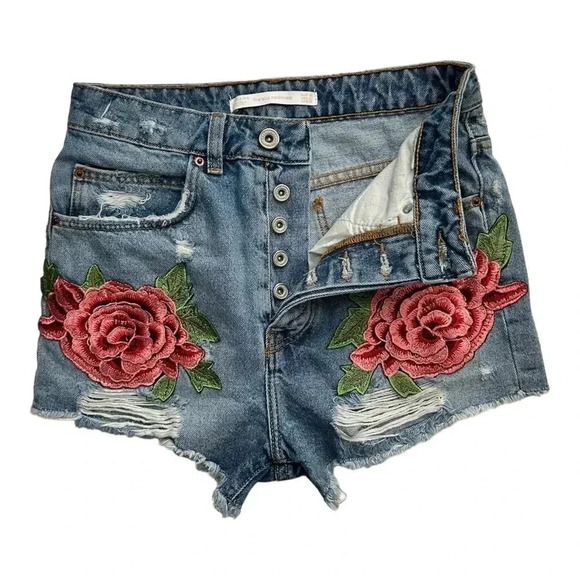 ZARA Trafaluc Denimwear Shorts Rose Applique sz 0 Distressed Cut-off Button Fly - Picture 3 of 9